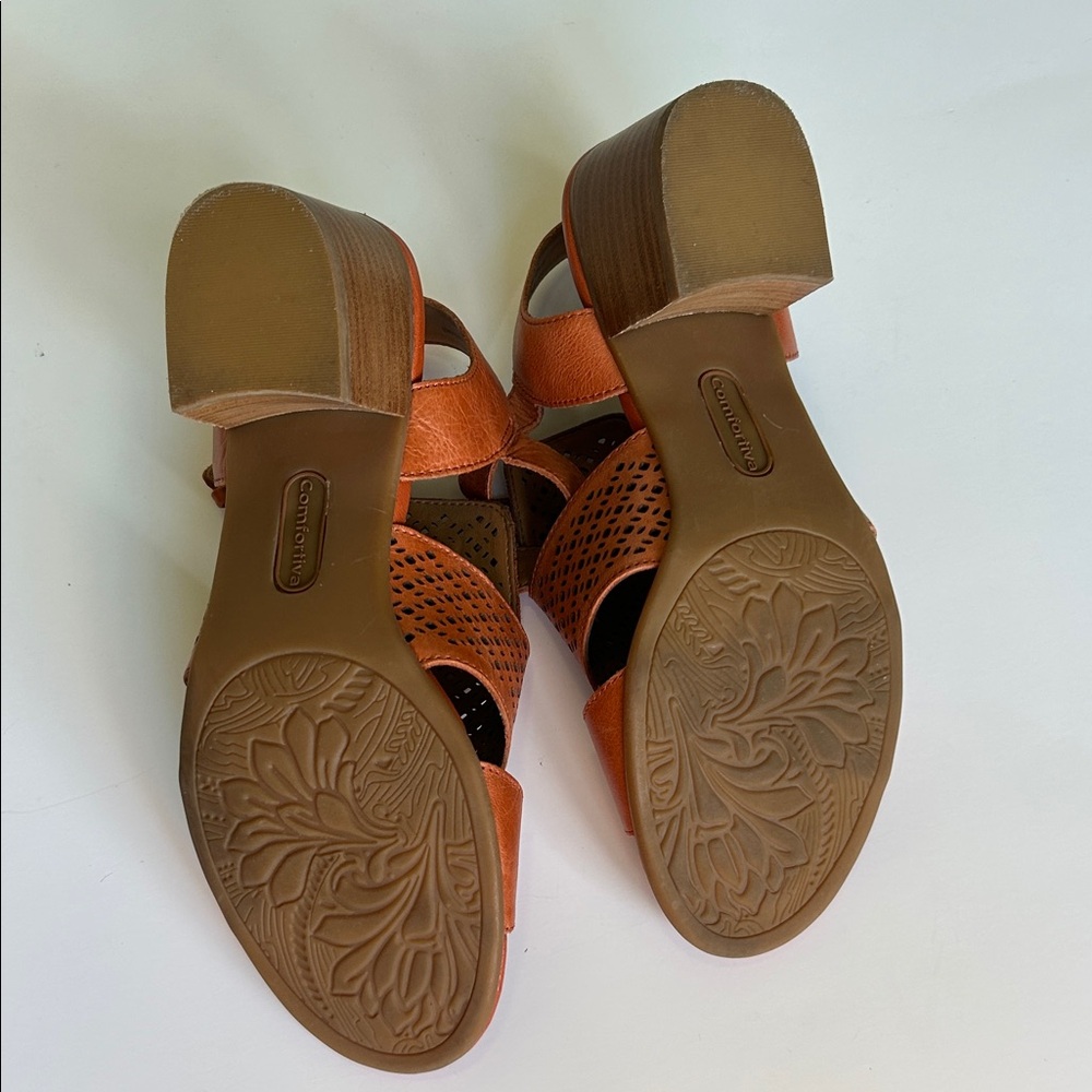 Comfortiva Women's Orange Perforated Sandals. Size 8.5 - Picture 4 of 9